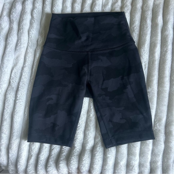 lululemon athletica Womens US2 Black Camo Biker Shorts - Picture 1 of 8